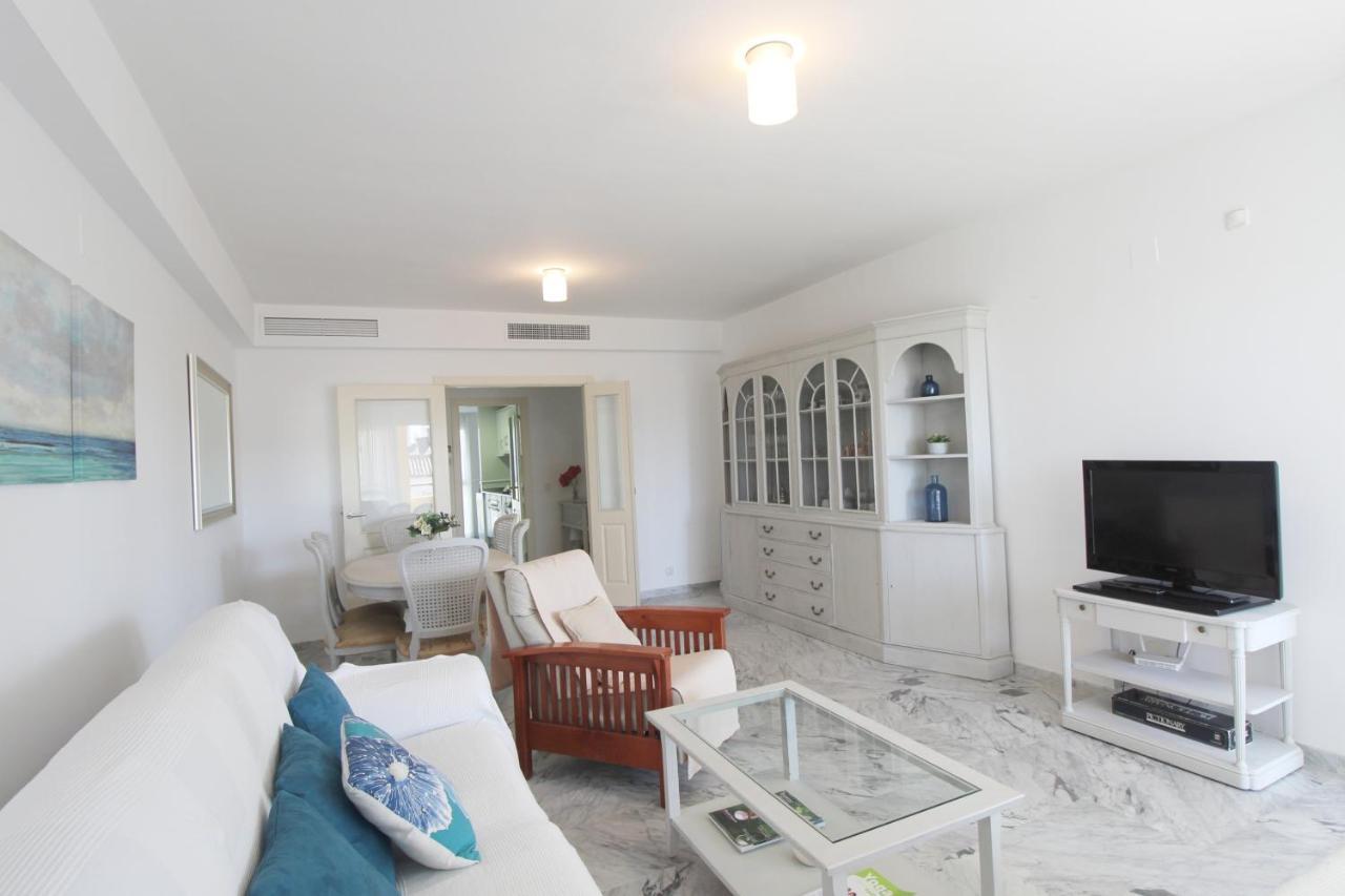 Lovely Bahia Marbella Apartment Luaran gambar